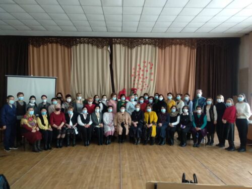 5-октябрь  Кыргыз  Республикасынын  билим  берүү кызматкерлеринин  күнү  аралыктан  белгиленди.