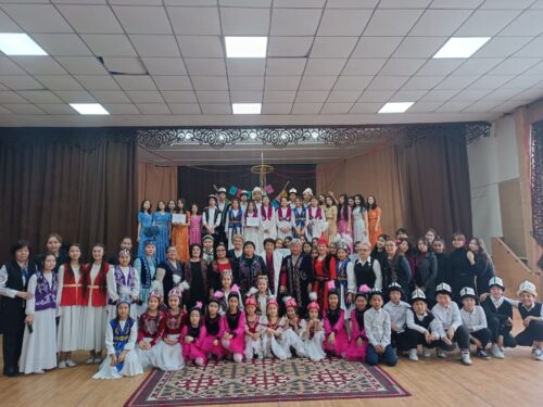 В НАШЕЙ ШКОЛЕ ПРАЗДНОВАНИЕ НООРУЗА!
